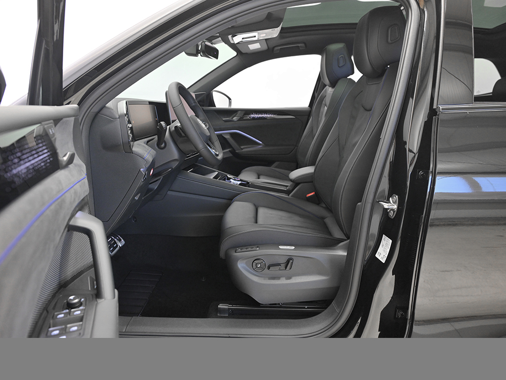 Volkswagen Tiguan 2.0 R-LINE BLACK STYLE 4X4 LEDER PANO AHK