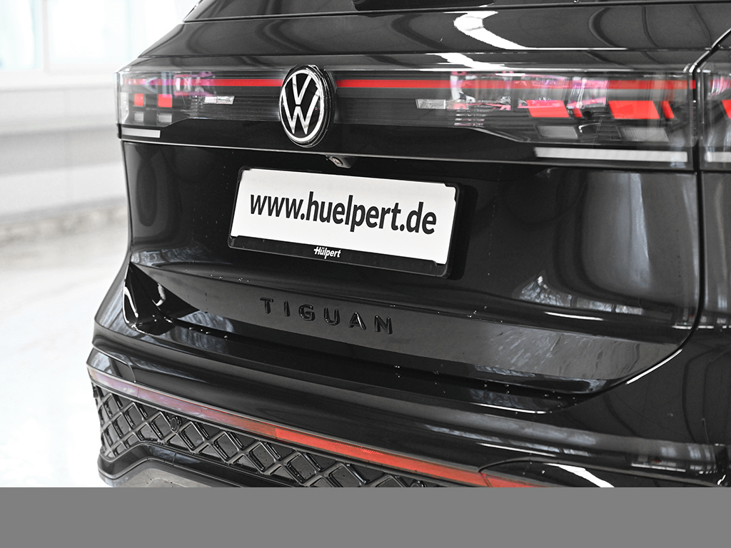 Volkswagen Tiguan 2.0 R-LINE BLACK STYLE 4X4 LEDER PANO AHK