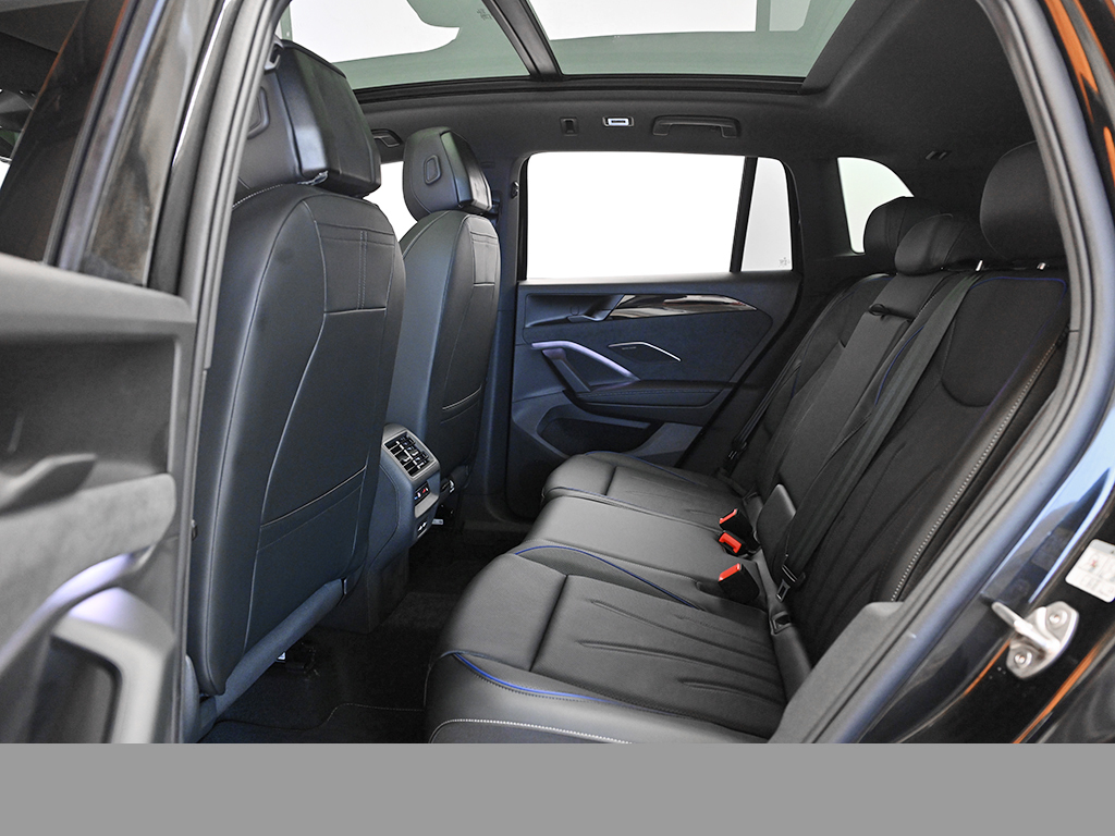 Volkswagen Tiguan 2.0 R-LINE BLACK STYLE 4X4 LEDER PANO AHK