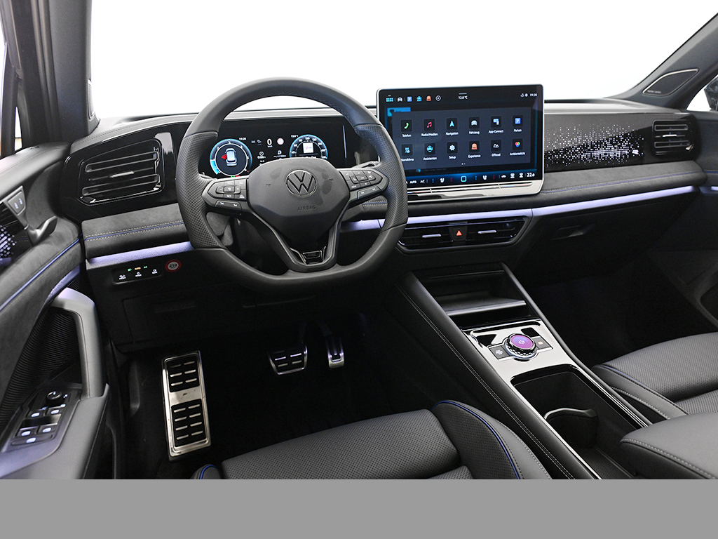 Volkswagen Tiguan 2.0 R-LINE BLACK STYLE 4X4 LEDER PANO AHK