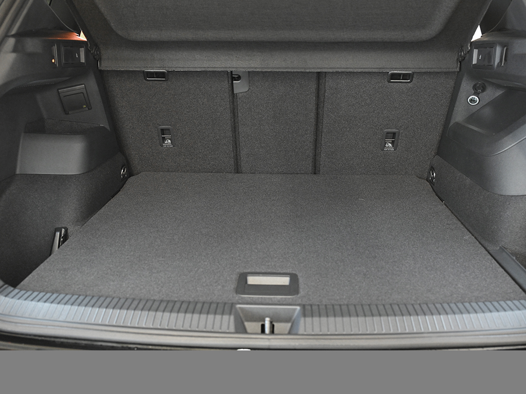 Volkswagen Tiguan 2.0 R-LINE BLACK STYLE 4X4 LEDER PANO AHK