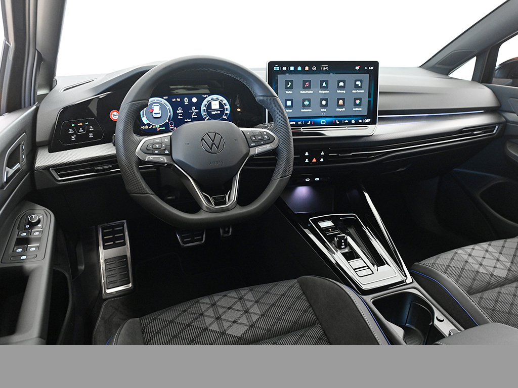 Volkswagen Golf VIII 1.5 eTSI R-LINE BLACK STYLE CAM LM18