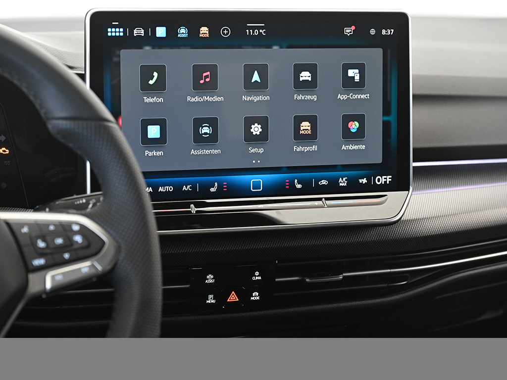 Volkswagen Golf VIII 1.5 eTSI R-LINE BLACK STYLE CAM LM18