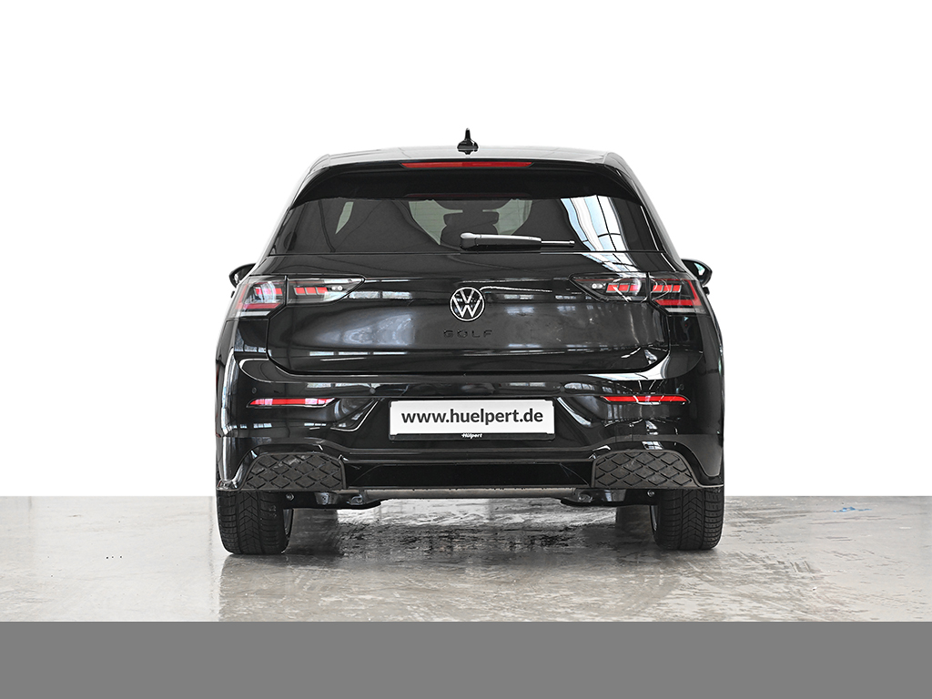 Volkswagen Golf VIII 1.5 eTSI R-LINE BLACK STYLE CAM LM18