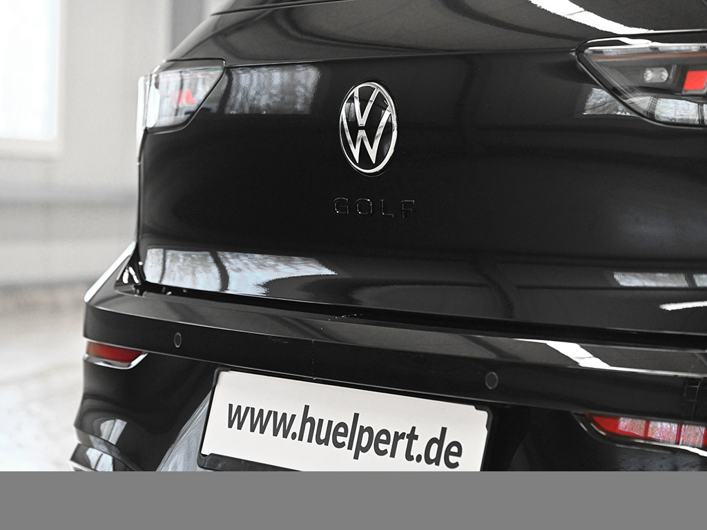 Volkswagen Golf VIII 1.5 eTSI R-LINE BLACK STYLE CAM LM18