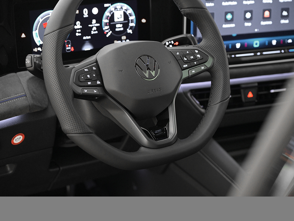 Volkswagen Tiguan 2.0 R-LINE BLACK STYLE 4X4 LEDER PANO AHK