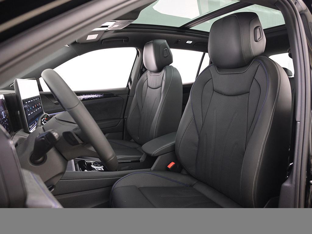 Volkswagen Tiguan 2.0 R-LINE BLACK STYLE 4X4 LEDER PANO AHK