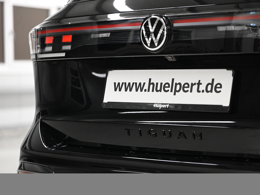 Volkswagen Tiguan 2.0 R-LINE BLACK STYLE 4X4 LEDER PANO AHK