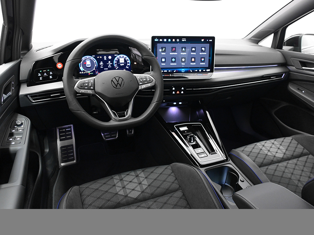 Volkswagen Golf VIII 1.5 eTSI R-LINE BLACK STYLE CAM LM18