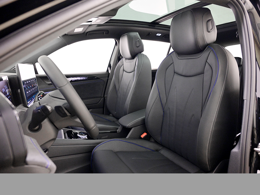 Volkswagen Tiguan 2.0 R-LINE BLACK STYLE 4X4 LEDER PANO AHK