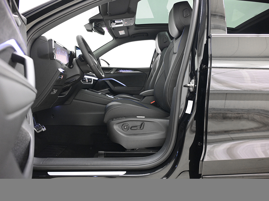 Volkswagen Tiguan 2.0 R-LINE BLACK STYLE 4X4 LEDER PANO AHK