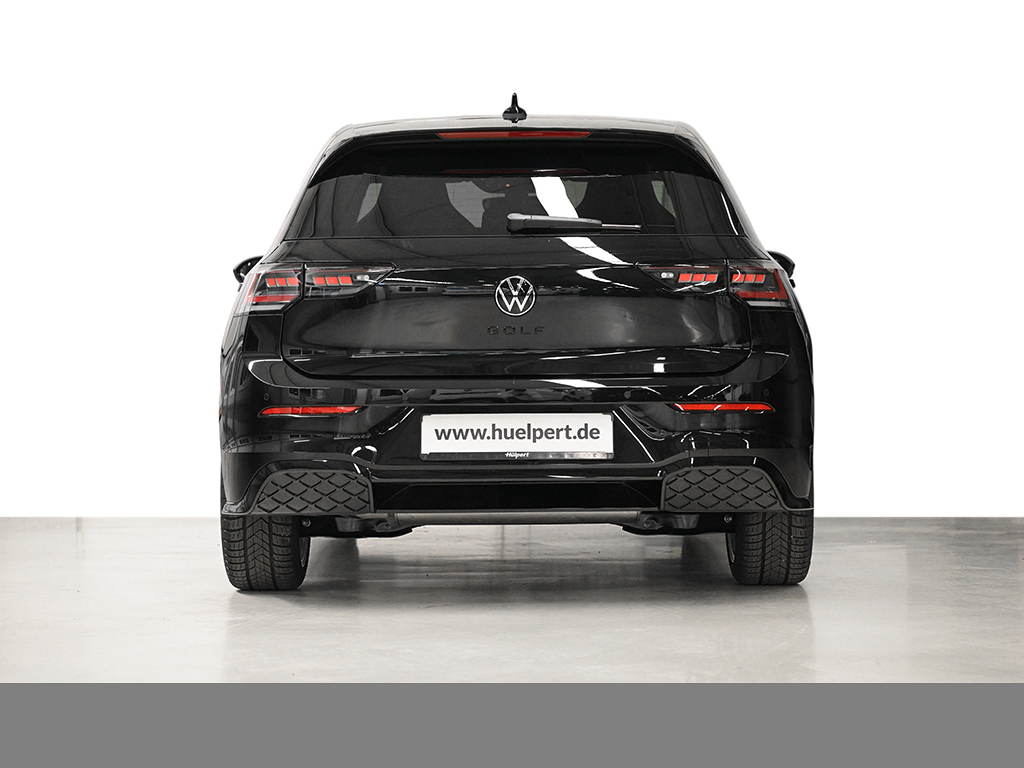Volkswagen Golf VIII 1.5 eTSI R-LINE BLACK STYLE CAM LM18