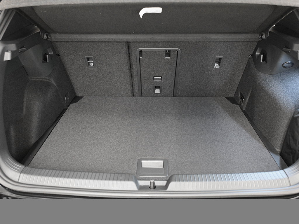 Volkswagen Golf VIII 1.5 eTSI R-LINE BLACK STYLE CAM LM18