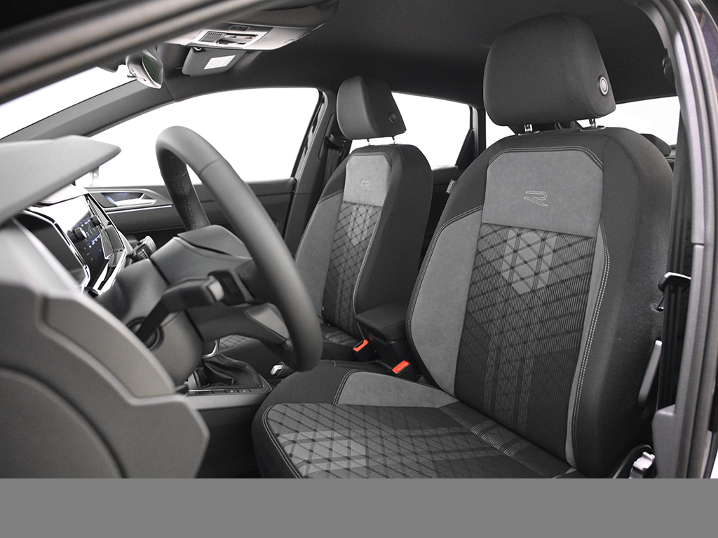 Volkswagen Taigo 1.0 R-LINE BLACK STYLE CAM ACC LM18 MATRIX