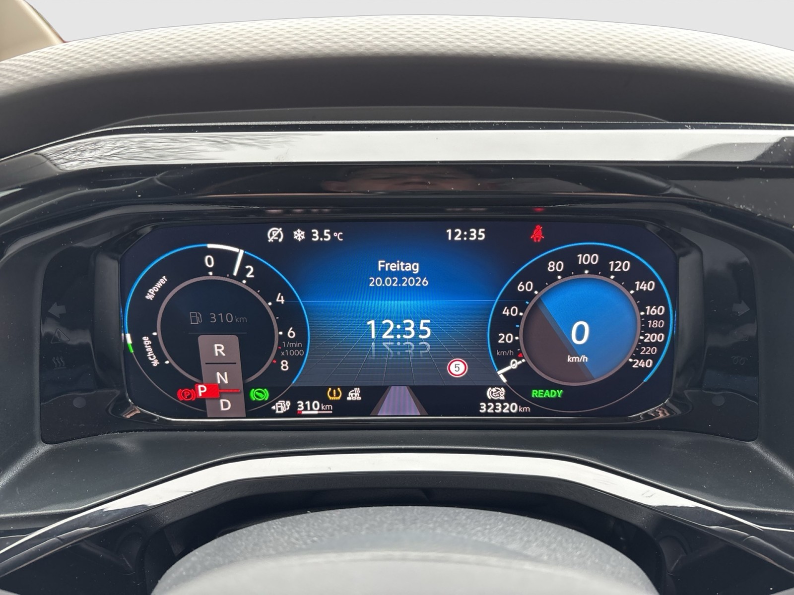 Volkswagen T7 Multivan HYBRID ENERGETIC PANO AHK CAM LM18