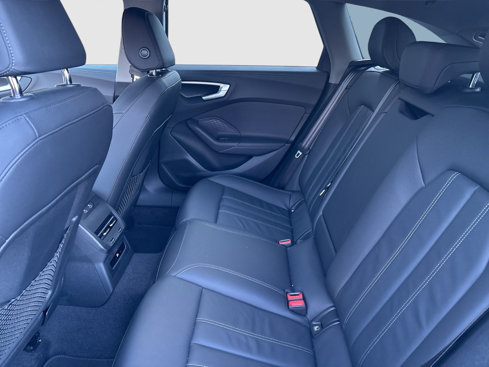 Audi A5 Avant quattro HYBRID AHK CAM ACC LM18 EKLAPPE