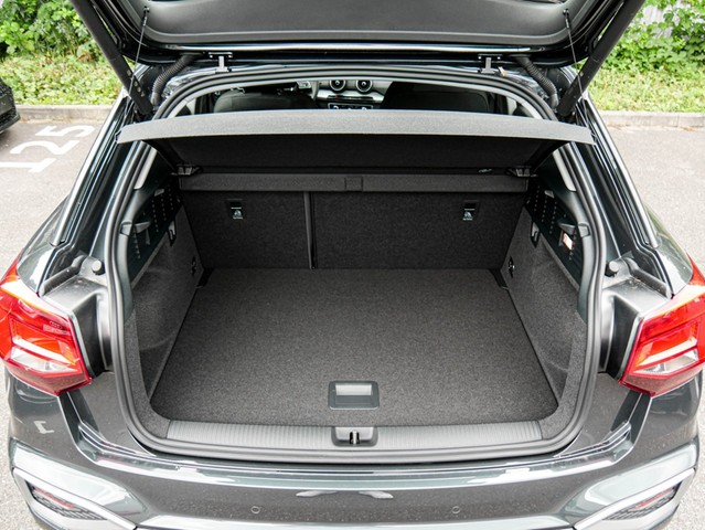 Audi Q2 35 advanced CAM LM18 E-KLAPPE NAVI+ SITZHEIZ.