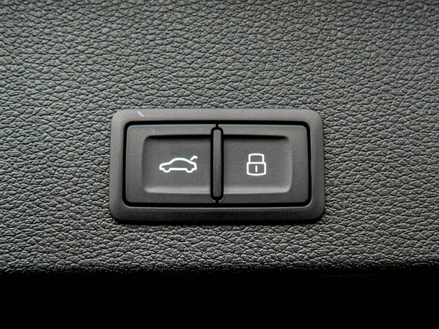 Audi Q2 35 advanced CAM LM18 E-KLAPPE NAVI+ SITZHEIZ.