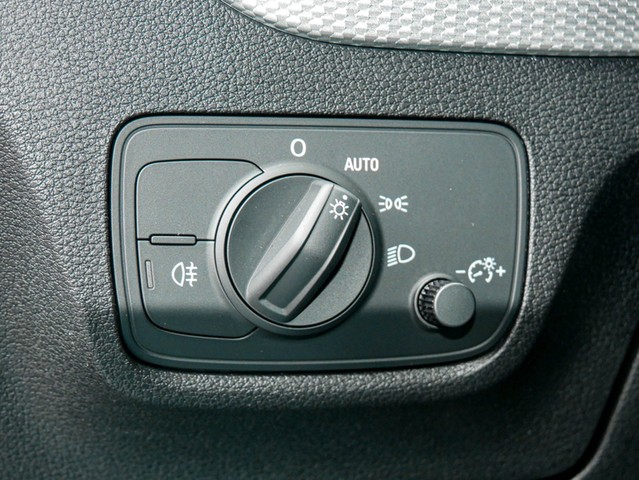 Audi Q2 35 advanced CAM LM18 E-KLAPPE NAVI+ SITZHEIZ.