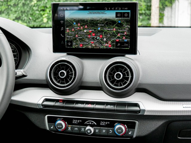 Audi Q2 35 advanced CAM LM18 E-KLAPPE NAVI+ SITZHEIZ.