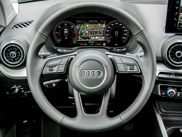 Audi Q2 35 advanced CAM LM18 E-KLAPPE NAVI+ SITZHEIZ.