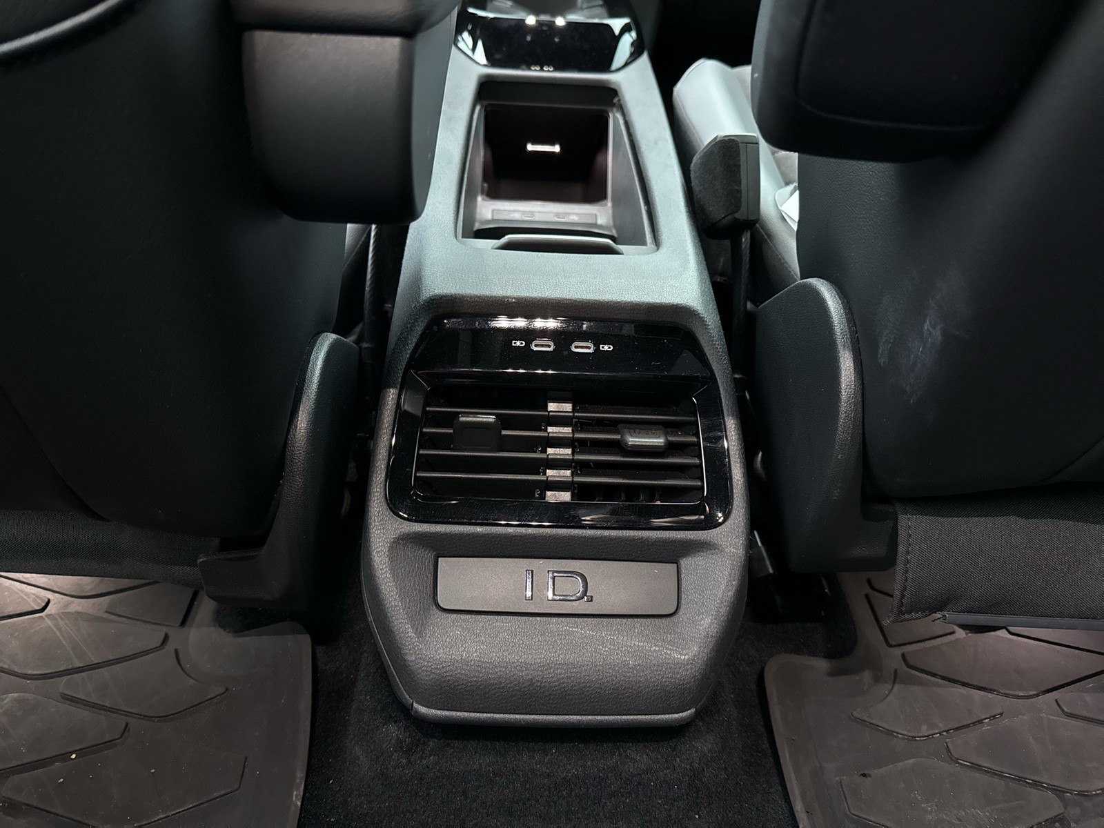 Volkswagen ID.4 Pro Performance CAM ACC LM19 NAVI SITZHEIZ.