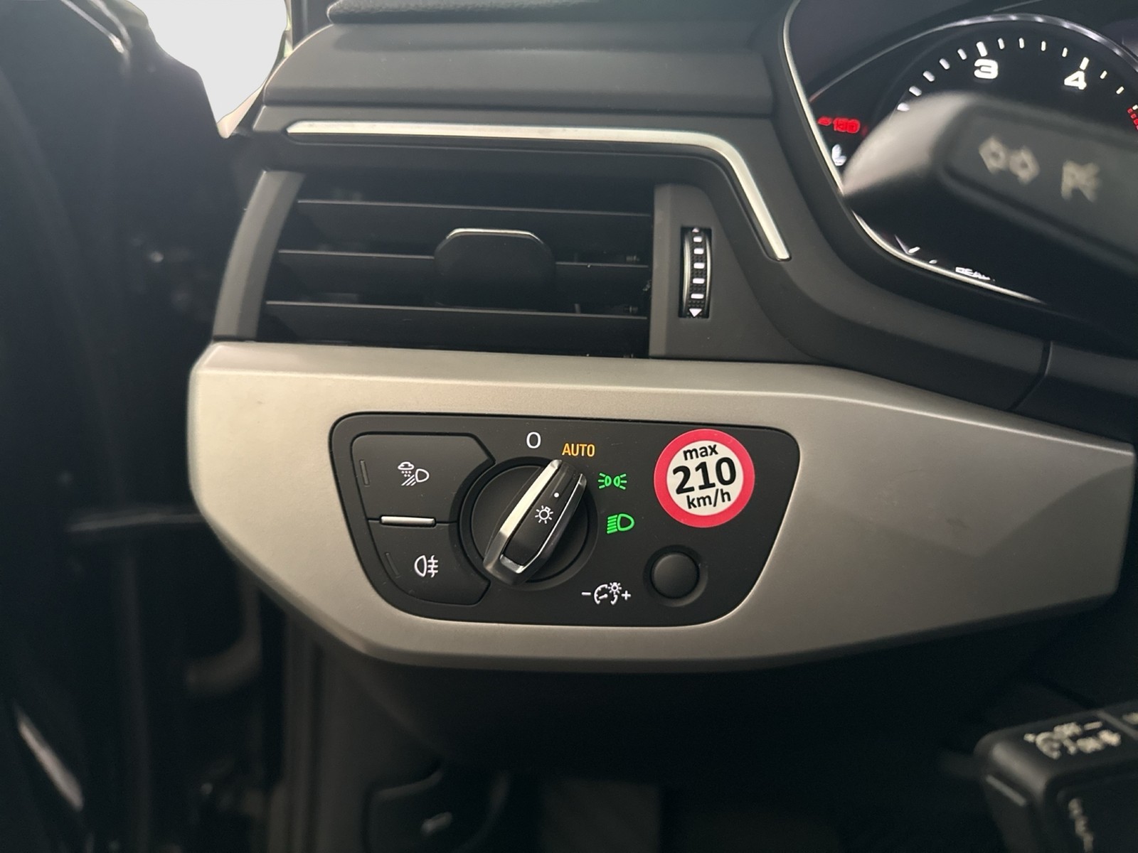 Audi A4 Avant 35 eKLAPPE NAVI+ ALU SITZHEIZUNG
