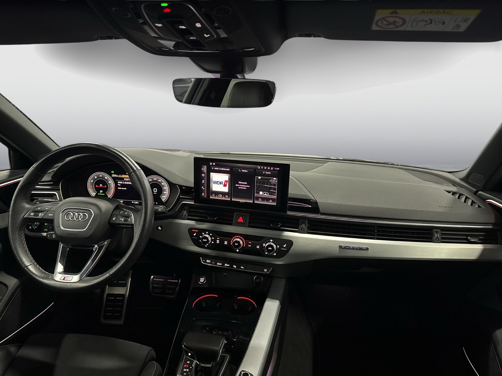 Audi A4 Avant 45 Q. S LINE BLACKPAK PANO B&O ALU19