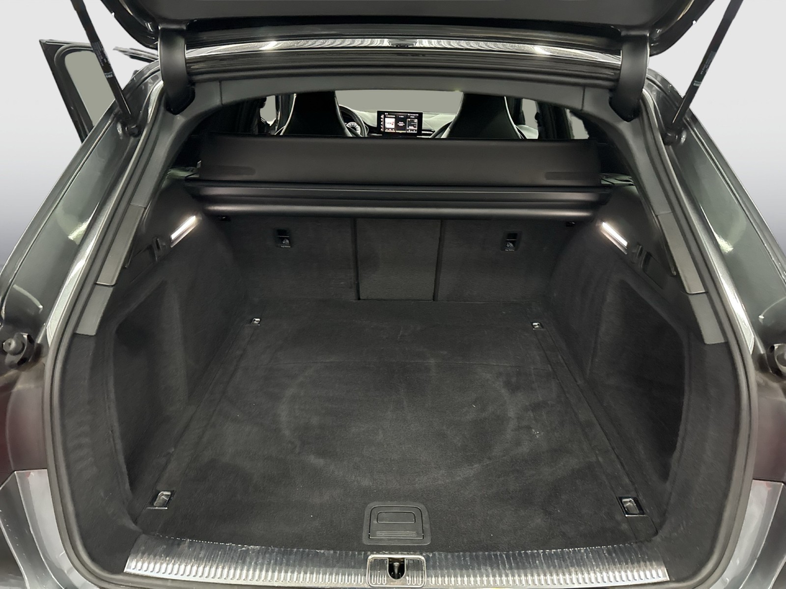 Audi A4 Avant 45 Q. S LINE BLACKPAK PANO B&O ALU19