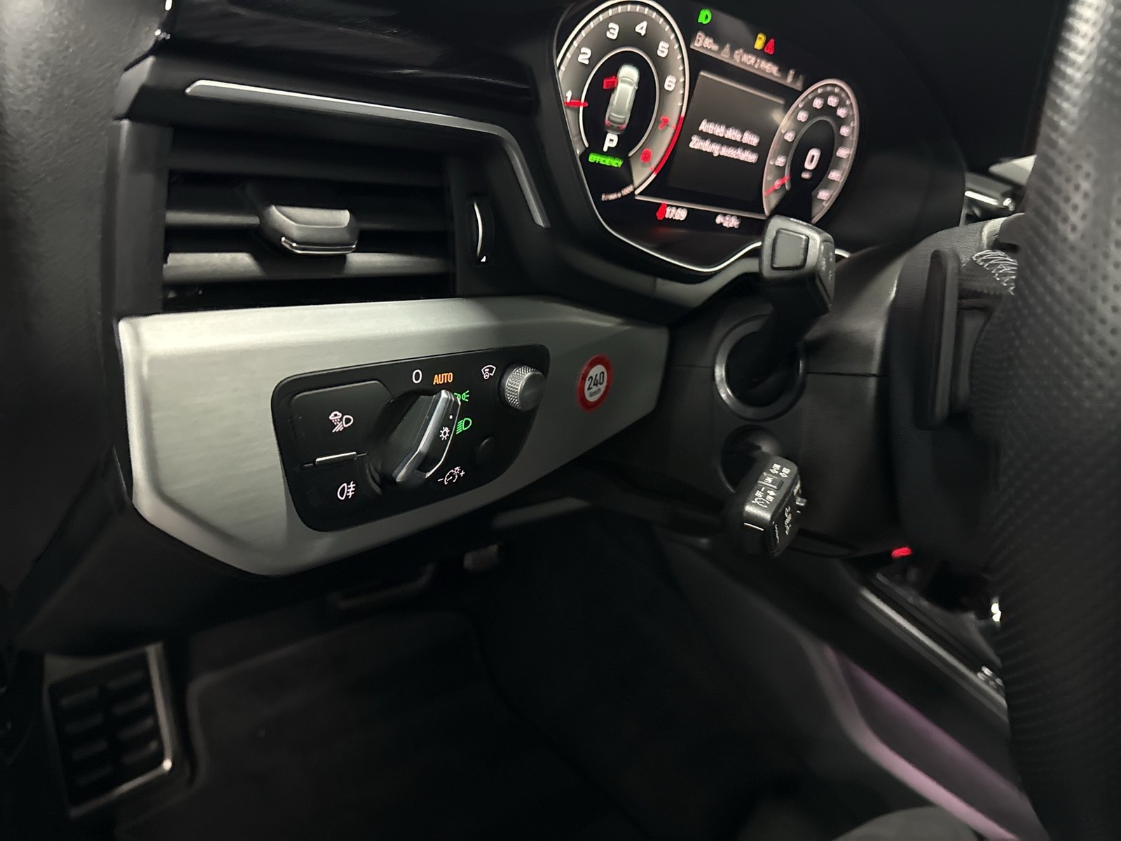 Audi A4 Avant 45 Q. S LINE BLACKPAK PANO B&O ALU19