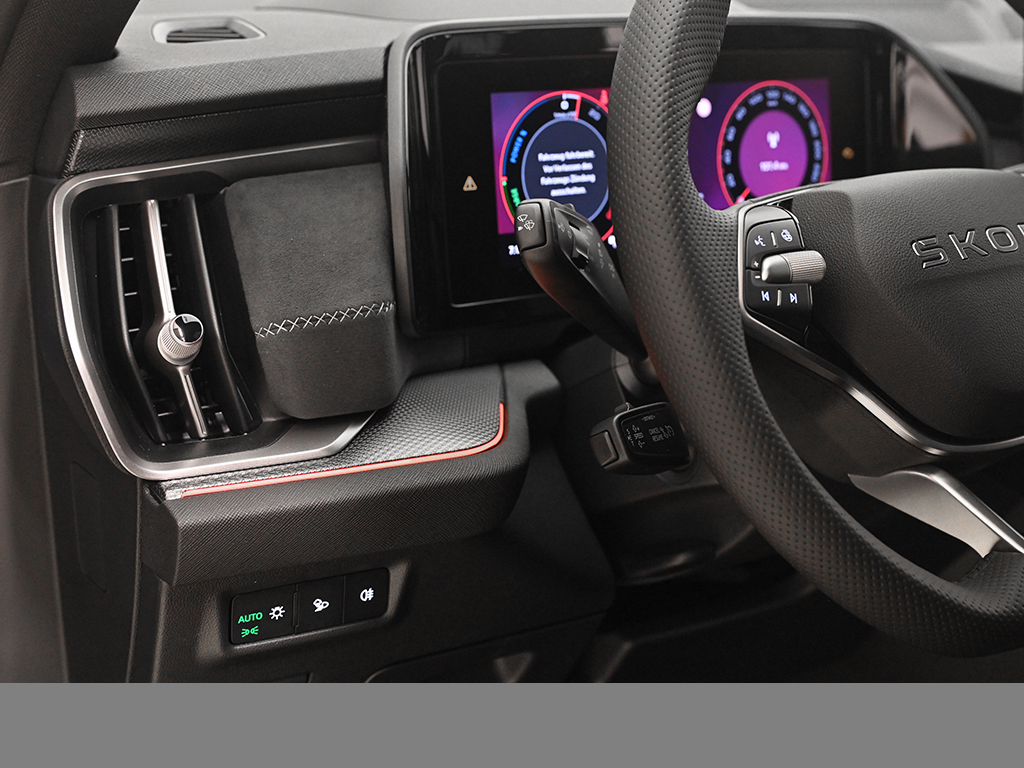 Skoda Kodiaq HYBRID SPORTLINE AHK PANO eSITZE LM19