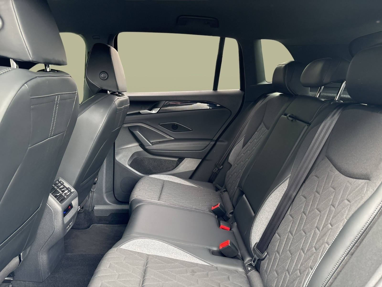 Volkswagen Tiguan 2.0 GOAL 4X4 360CAM ACC LM18 EKLAPPE NAVI