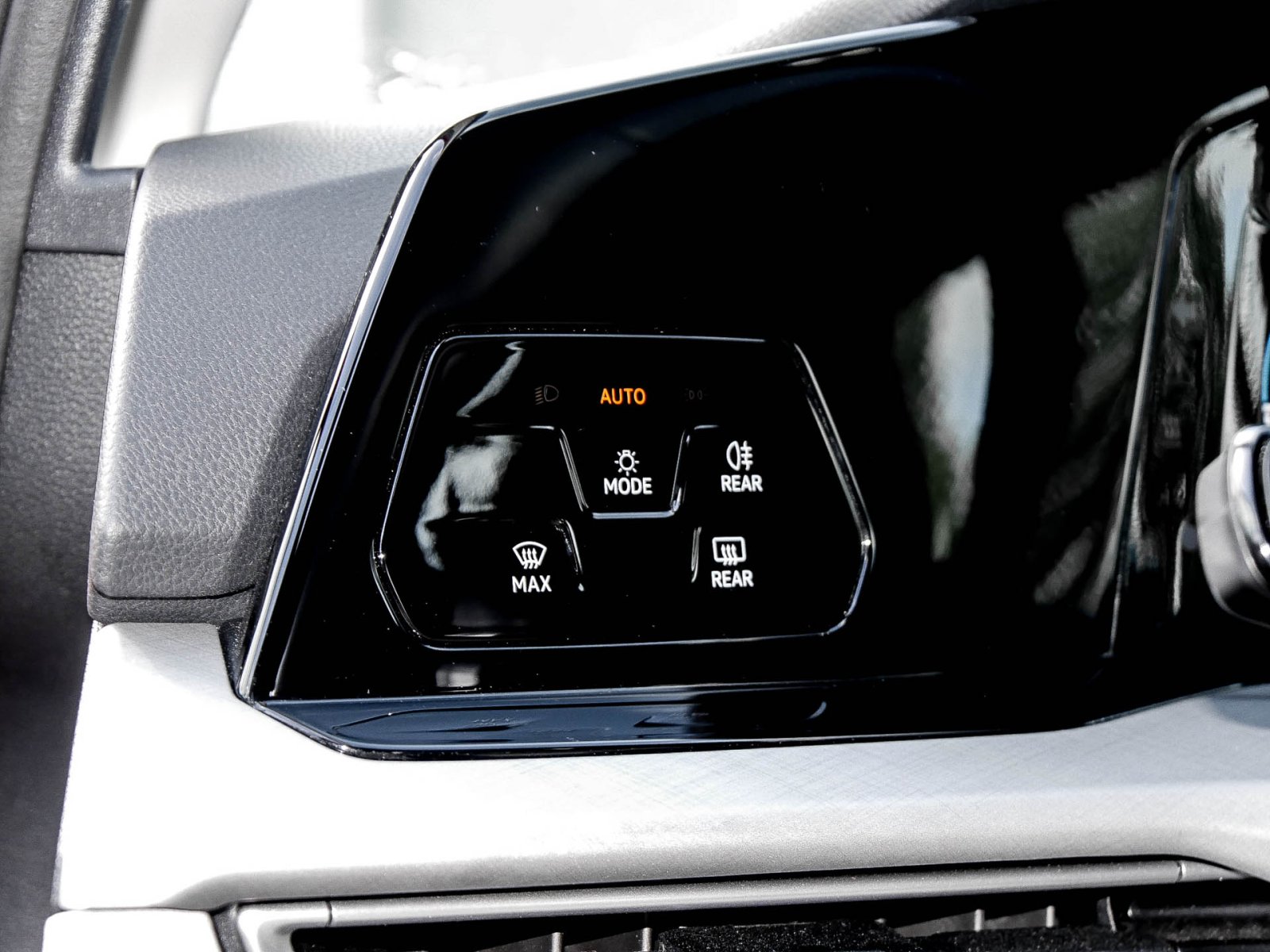 Volkswagen Golf Variant VIII 1.5 eTSI LIFE AHK NAVI SITZHZ.