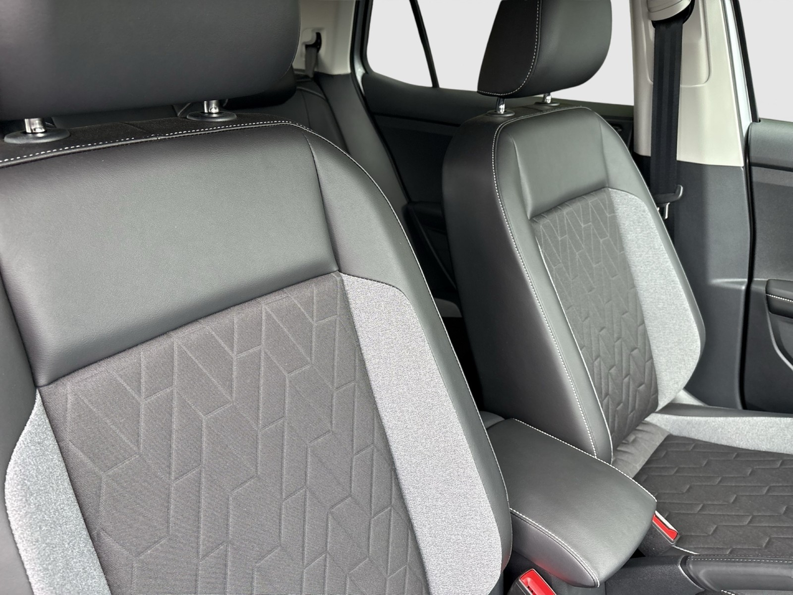 Volkswagen T-Cross 1.0 GOAL ACC LM17 NAVI CARPLAY SITZHEIZ.