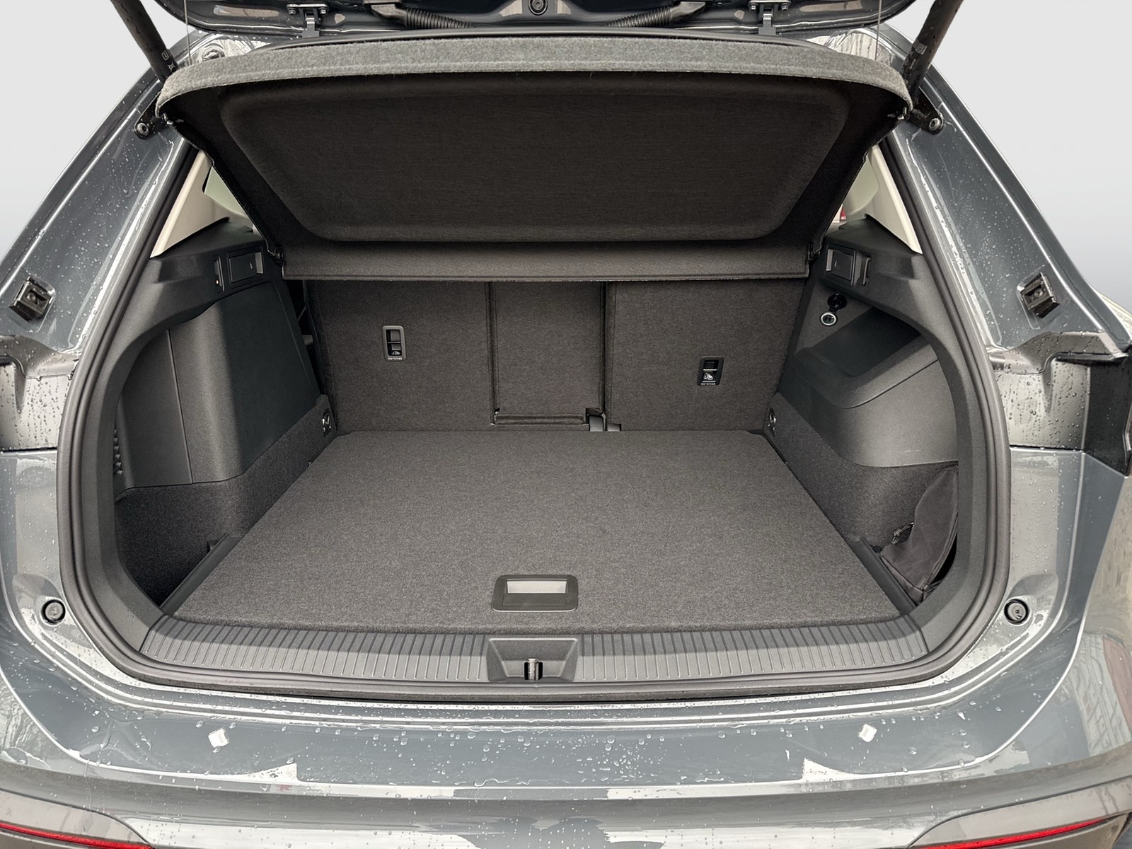 Volkswagen Tiguan 1.5 HYBRID LIFE NEUES MODELL AHK CAM LM18