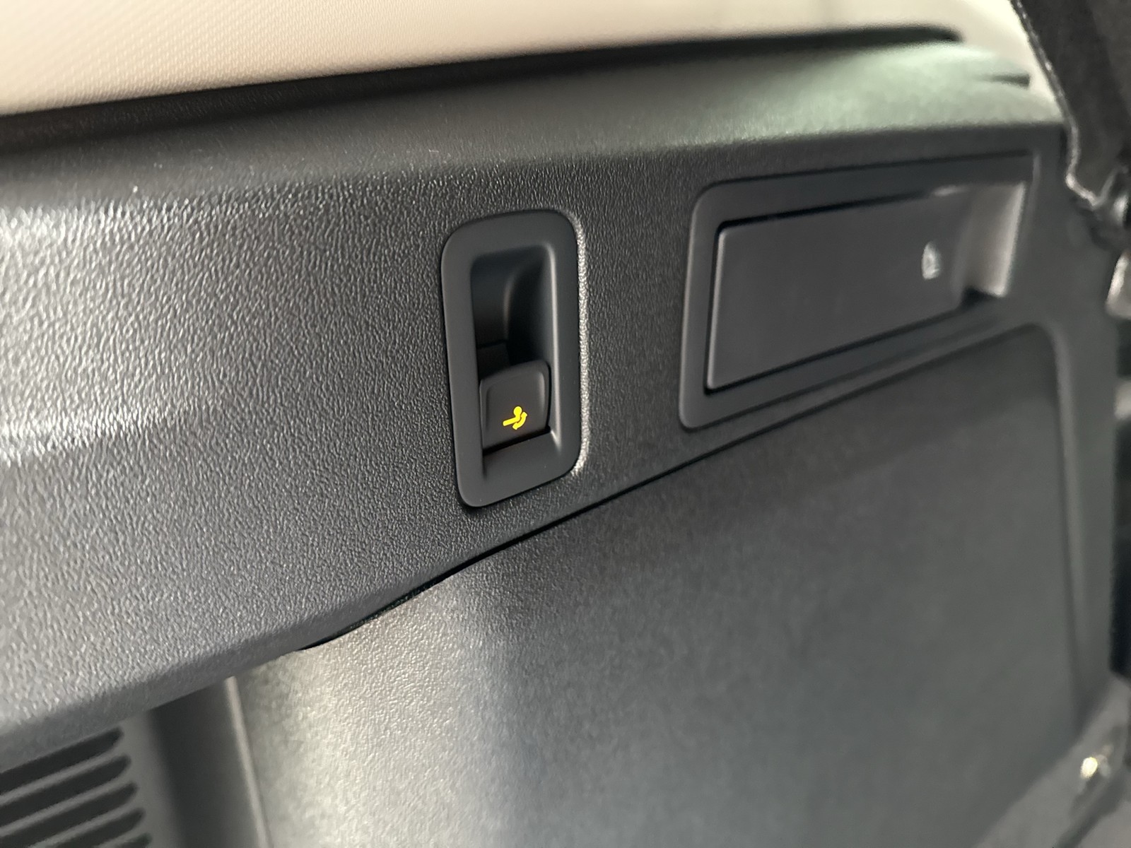 Volkswagen Tiguan 1.5 HYBRID LIFE NEUES MODELL AHK CAM LM18