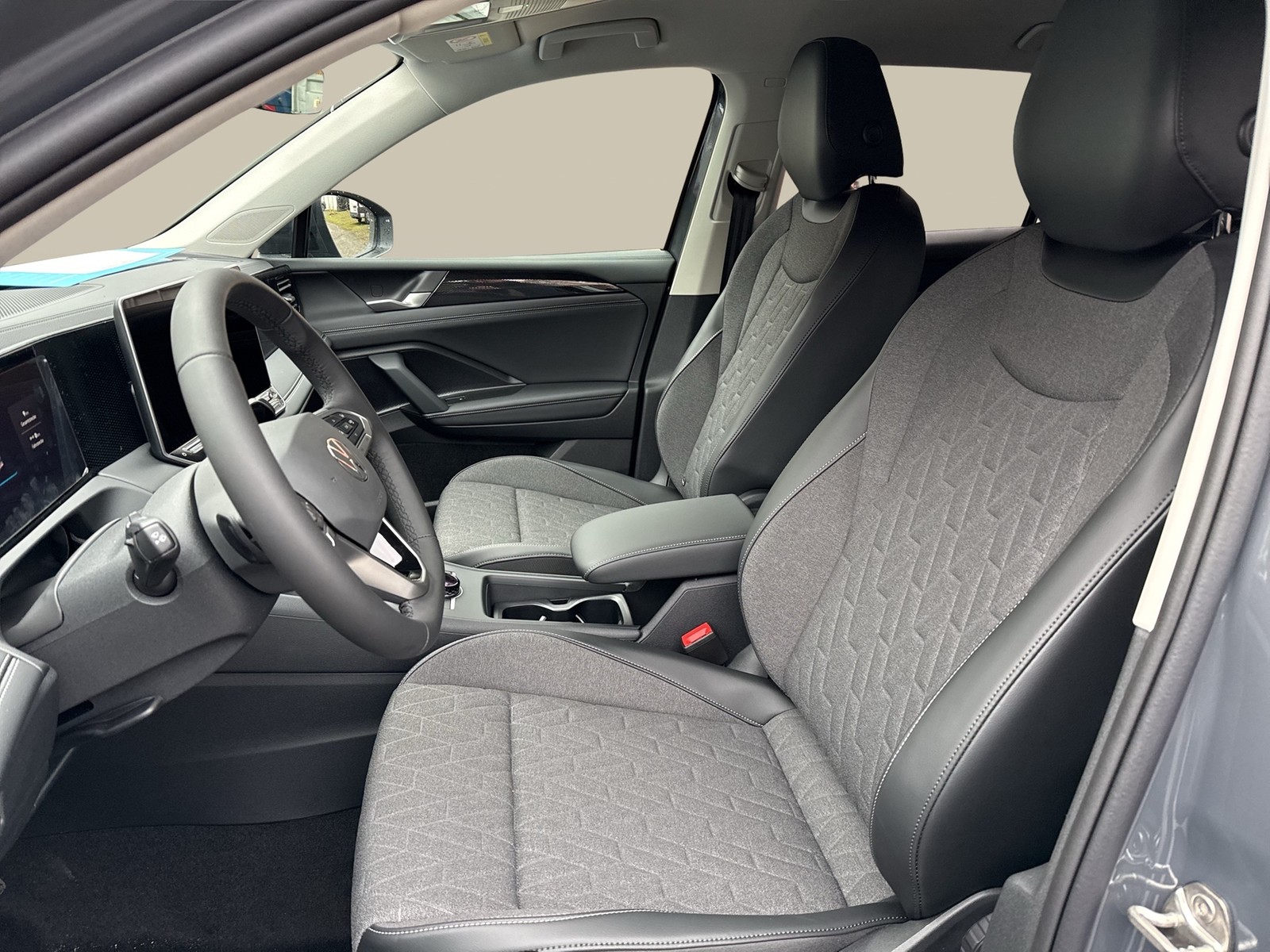 Volkswagen Tiguan 1.5 HYBRID LIFE NEUES MODELL AHK CAM LM18