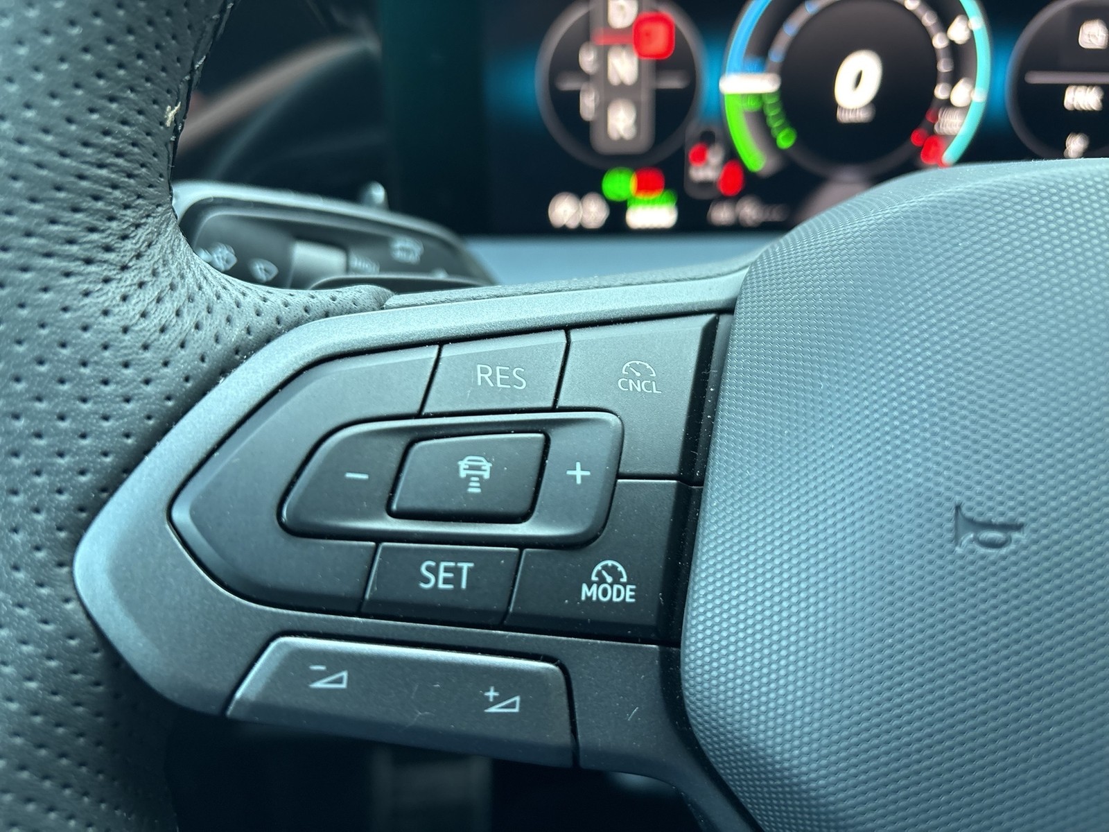 Volkswagen Tayron 1.5 HYBRID R-LINE BLACKSTYLE AHK CAM LM20