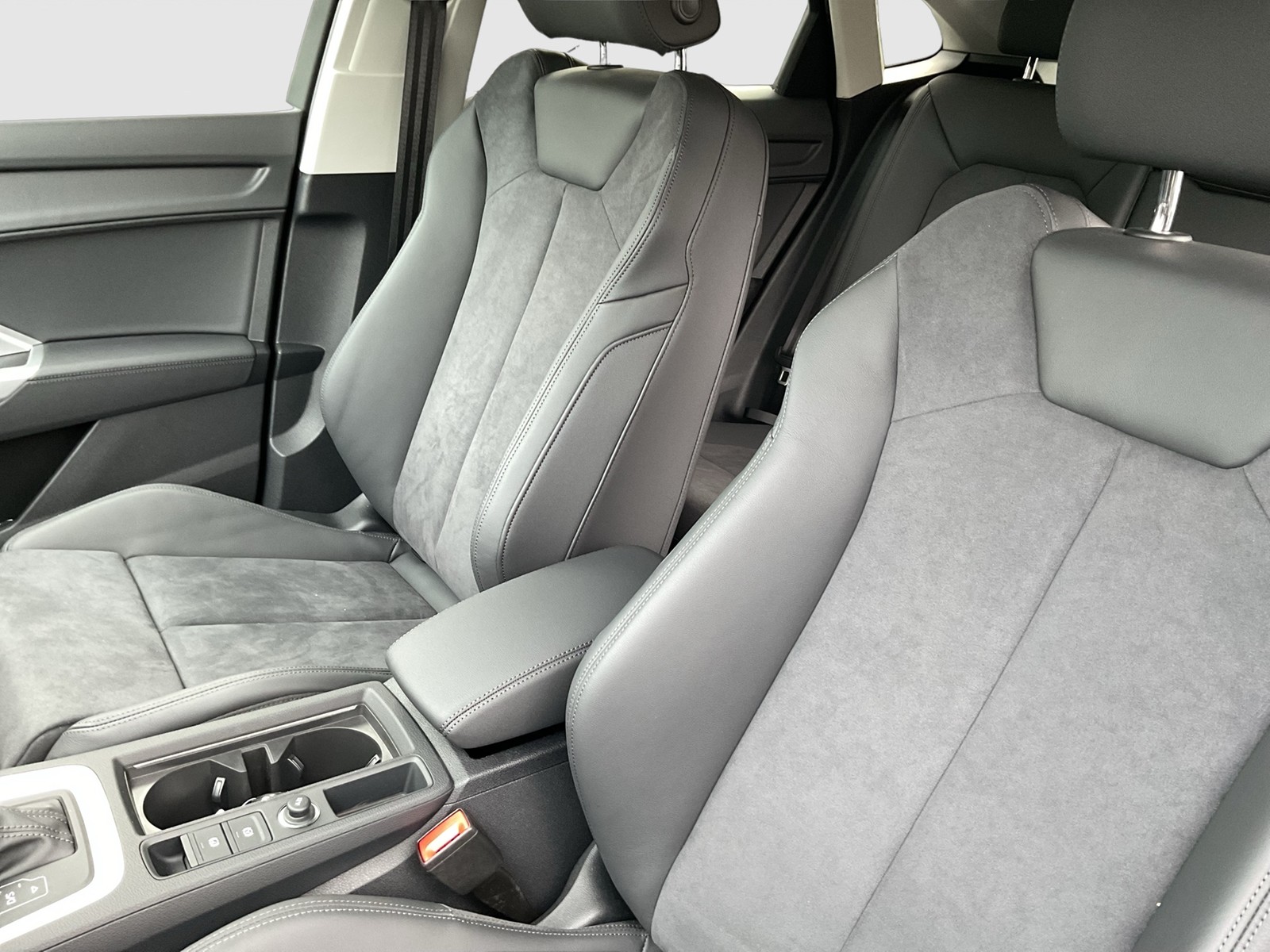 Audi Q3 Sportback 45 quattro S LINE BLACKPAK AHK LM19