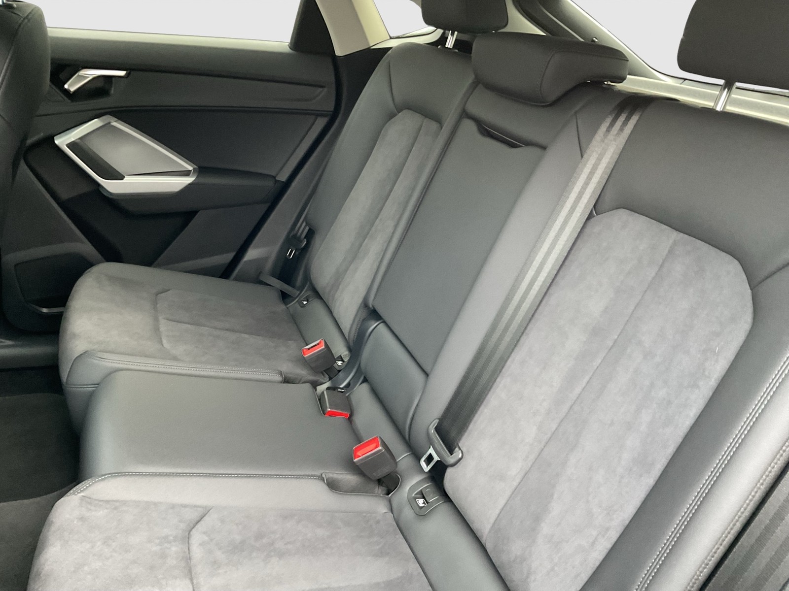 Audi Q3 Sportback 45 quattro S LINE BLACKPAK AHK LM19