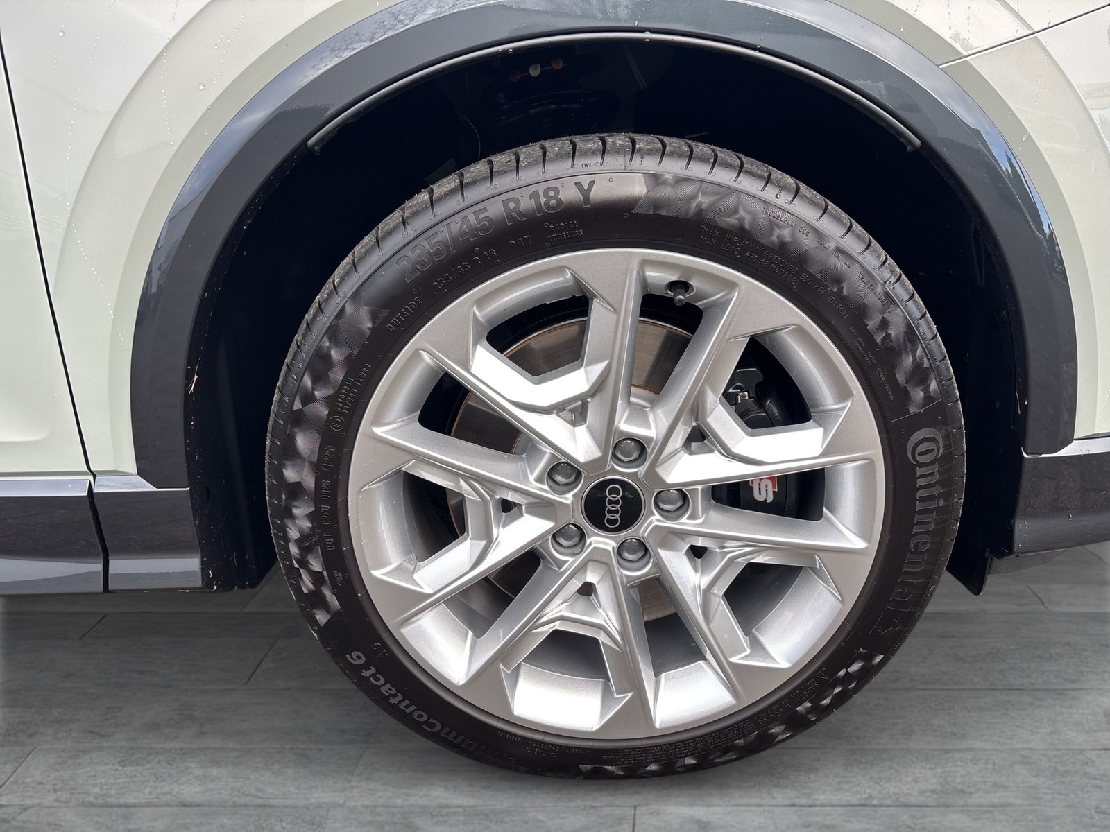 Audi SQ2 quattro BLACKPAK CAM ACC LM18 E-KLAPPE NAVI+