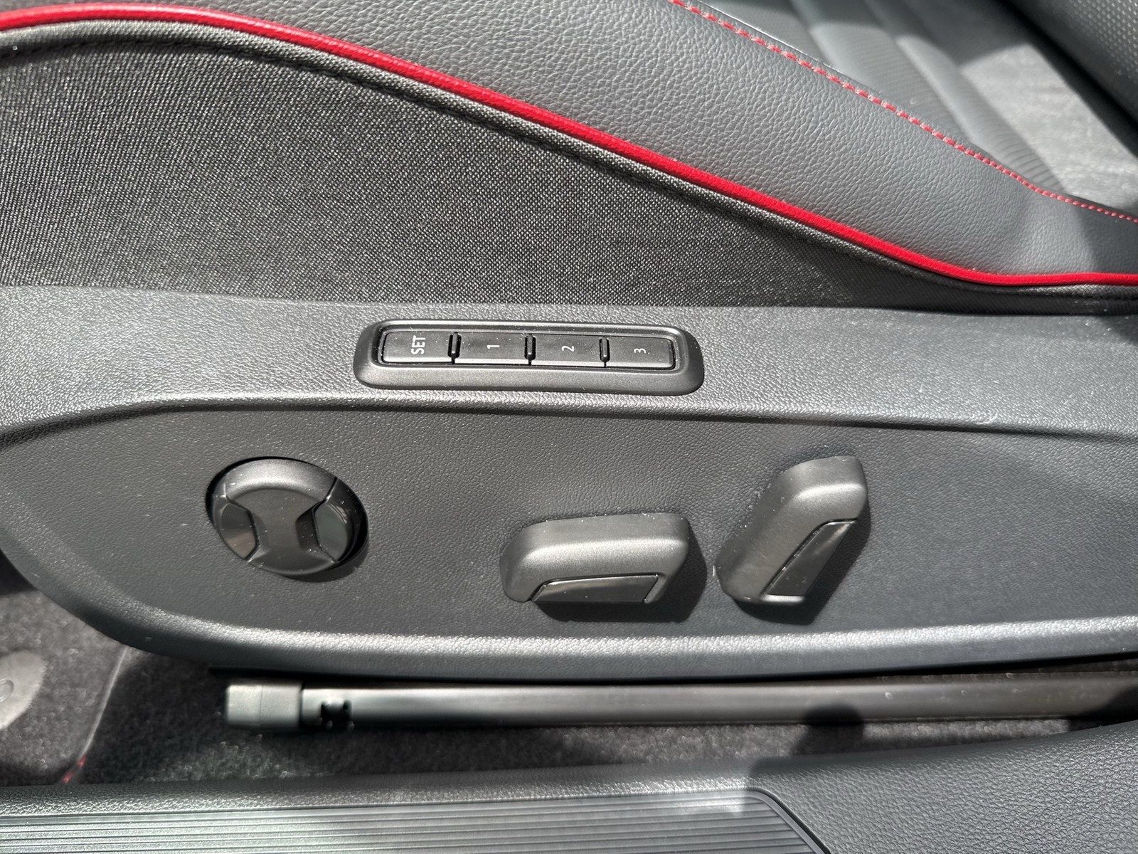 Volkswagen Golf 2.0 GTI CLUBSPORT LEDER PANO ALU19 HUD