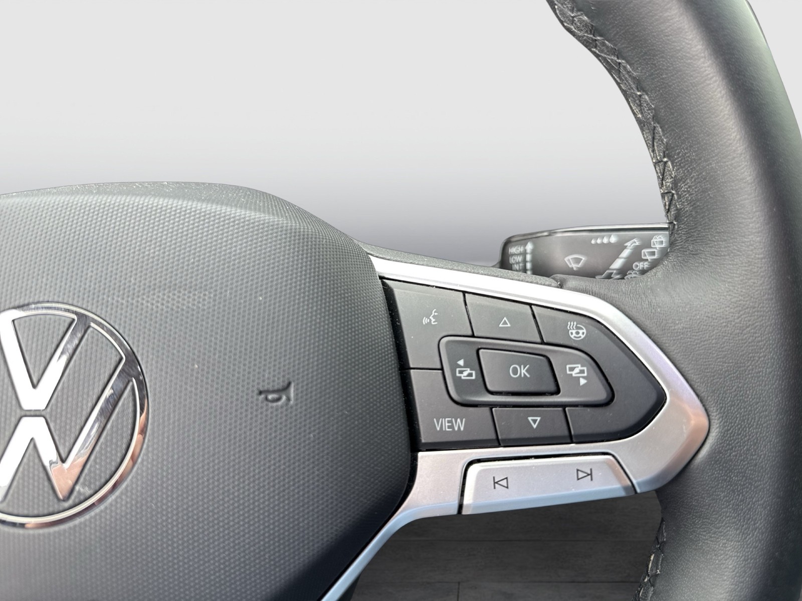 Volkswagen Golf VIII 1.5 STYLE CAM ACC LM18 LED+ NAVI