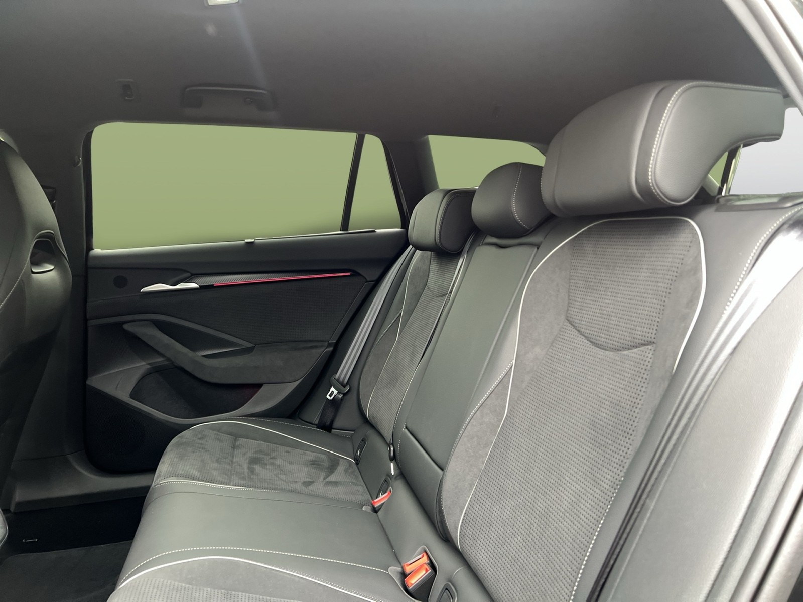 Skoda Superb Combi 1.5 iV SPORTLINE CAM ACC LM19 NAVI