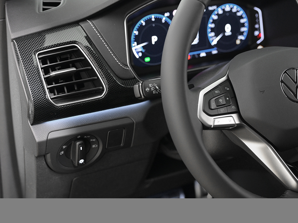 Volkswagen T-Cross 1.5 R-LINE DSG AHK NAVI KEYLESS CAM