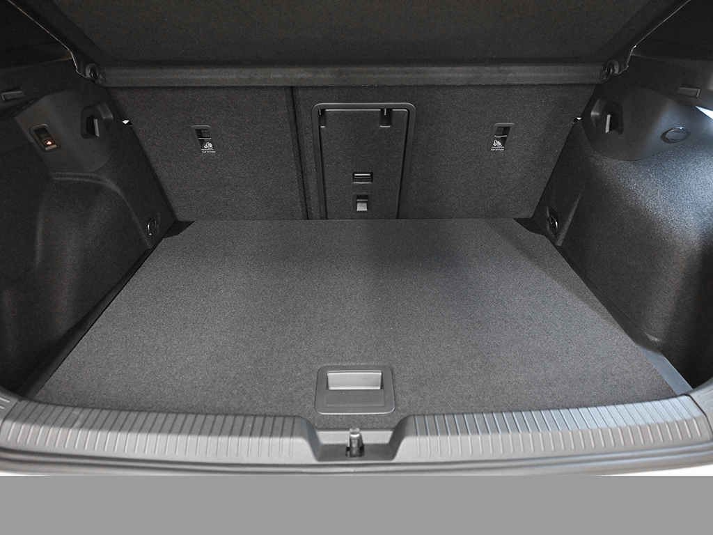 Volkswagen Golf 2.0 R-LINE DSG 4X4 AHK PANO MATRIXLED LM18