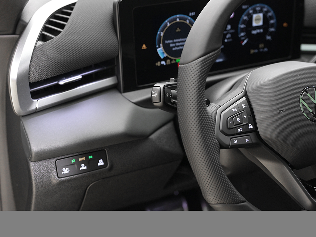 Volkswagen T-Roc 1.5 R-LINE DSG PANO STANDHZG BLACKSTYLE