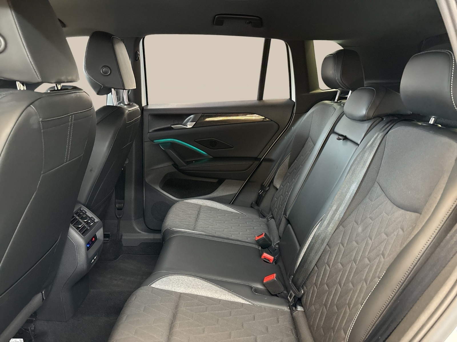 Volkswagen Tiguan 1.5 eTSI GOAL AHK 360°CAM ACC LM18 NAVI