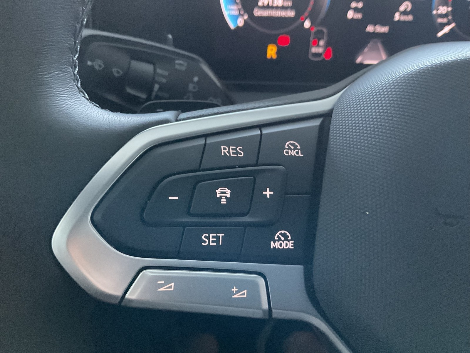 Volkswagen Tiguan 2.0 GOAL 4X4 360CAM ACC LM18 EKLAPPE NAVI