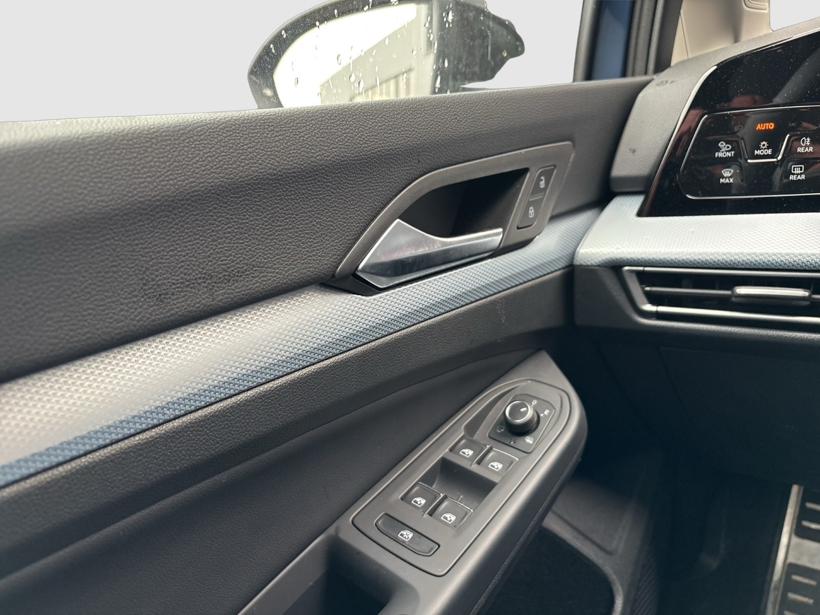 Volkswagen Golf VIII 2.0 GOAL AHK CAM ACC NAVI LED+ CARPLAY